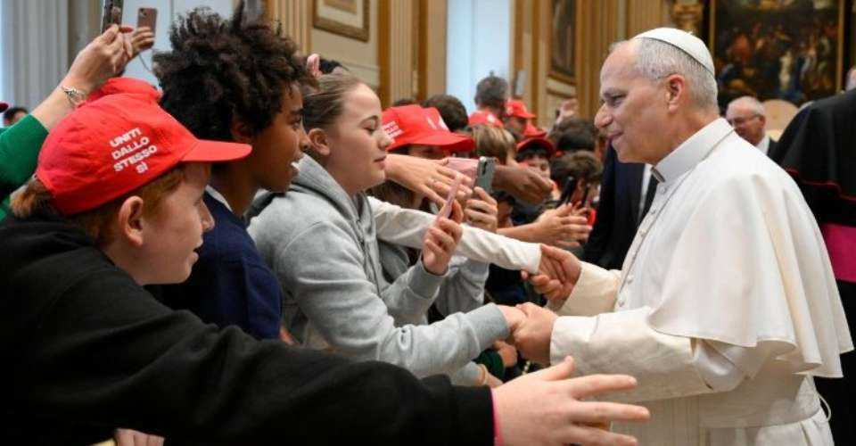 Jesus doesn't want you to be 'couch potatoes,' pope tells youth- UCA News