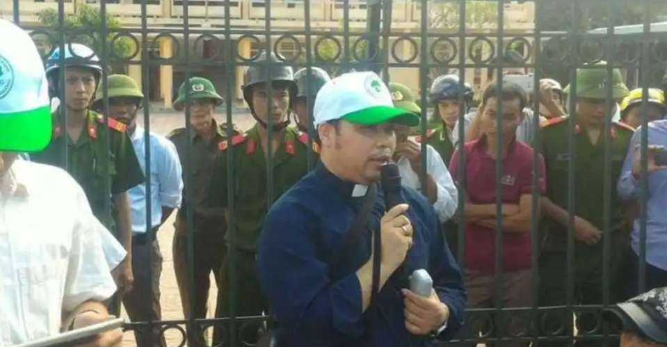 Image 19: Outspoken Vietnamese priest suspended after canonical proceedings