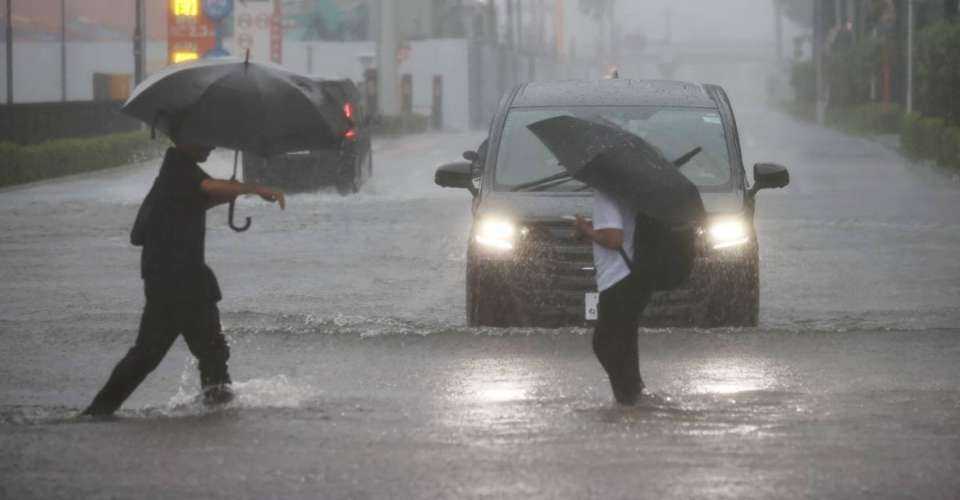 Typhoon Dujuan leaves 7 dead in Japan from landslides, flooding