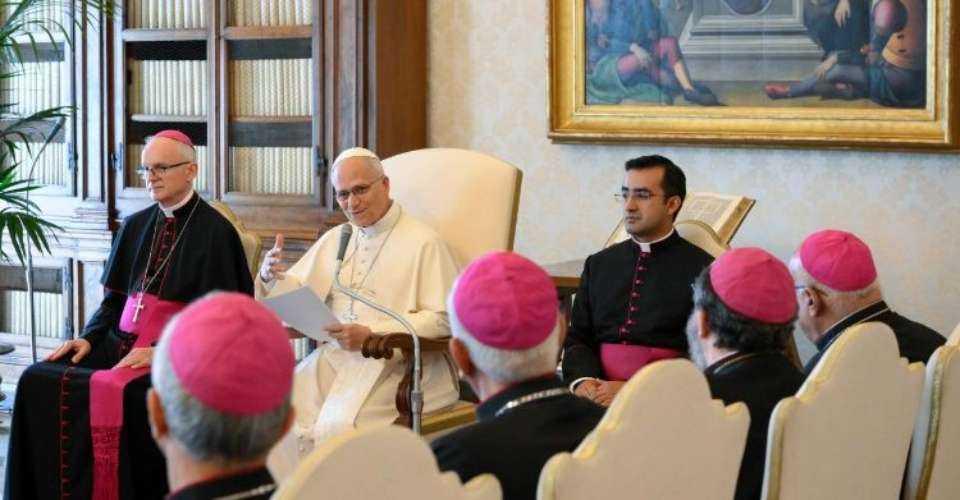 Image 37: Middle East Christians offer a 'precious testimony for the entire Church,' pope says