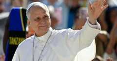 Technological advancements are not rivals to faith, pope says